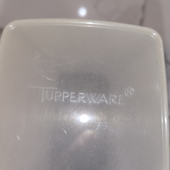 RARE VINTAGE Large Brown Tupperware Cereal Keeper 10" X 4.5" - Picture 6 of 10